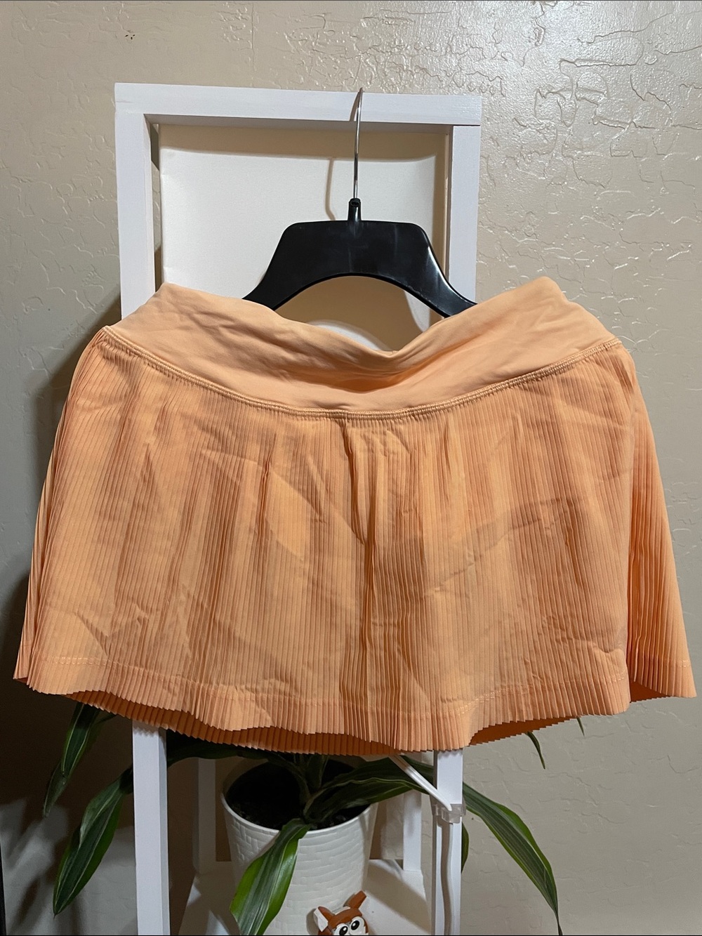 lululemon athletica Pleated Peach-Orange Skater Skirt